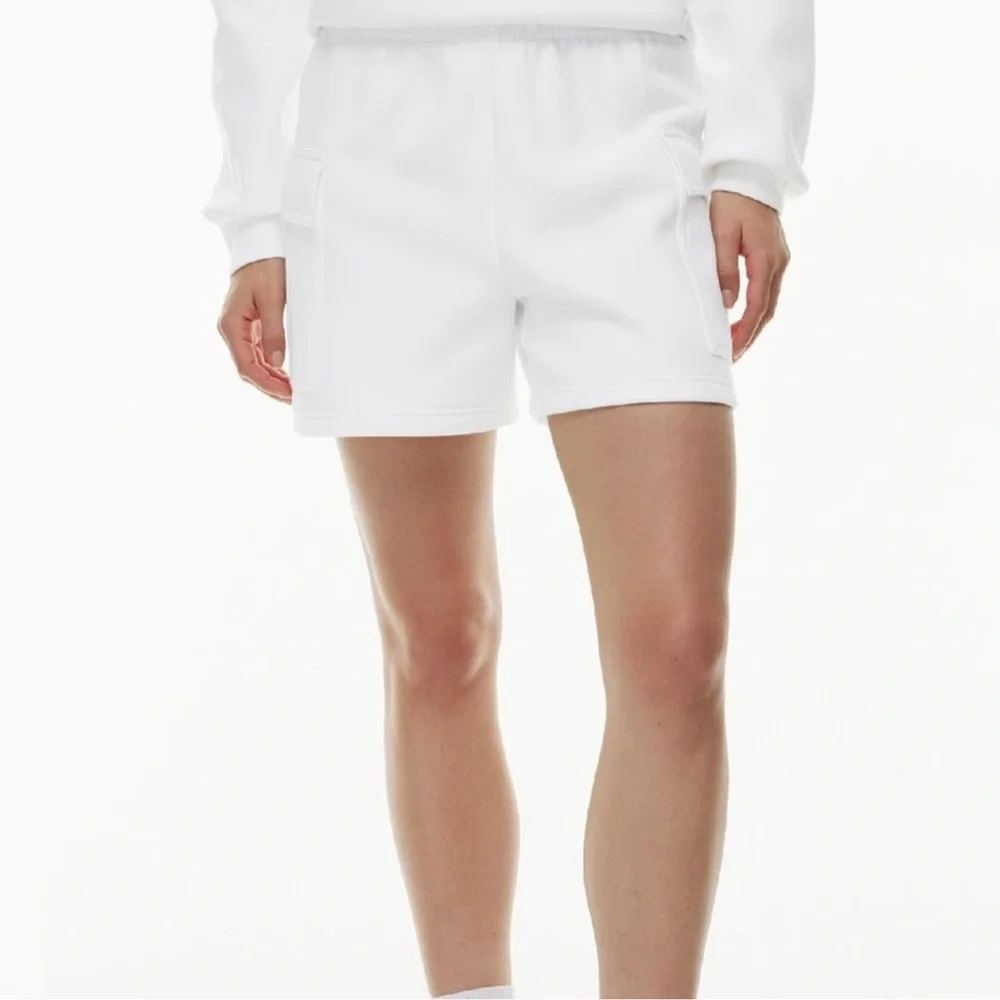 Aritzia Short Cozy Sweatfleece Mega Cargo TM
Mid-thigh - Picture 2 of 6